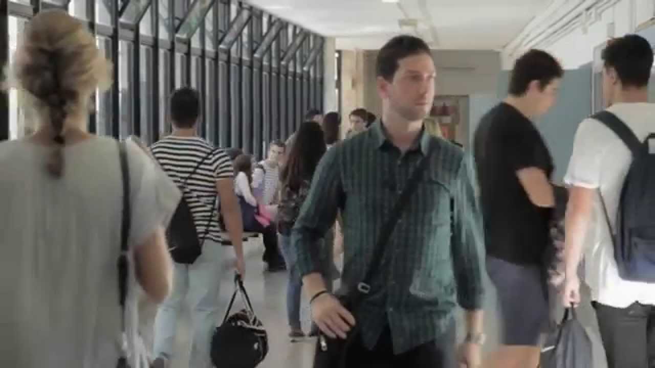 Alfredo, un estudiante universitario