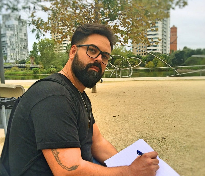 L’educació significa oportunitat, possibilitats i futur. Entrevista a Manuel Fernández, un estudiant gitano camí cap a la universitat.