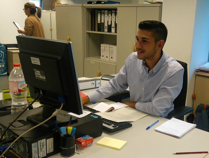 José Manuel Fernández, estudiante de magisterio y colaborador del Plan Integral del Pueblo Gitano