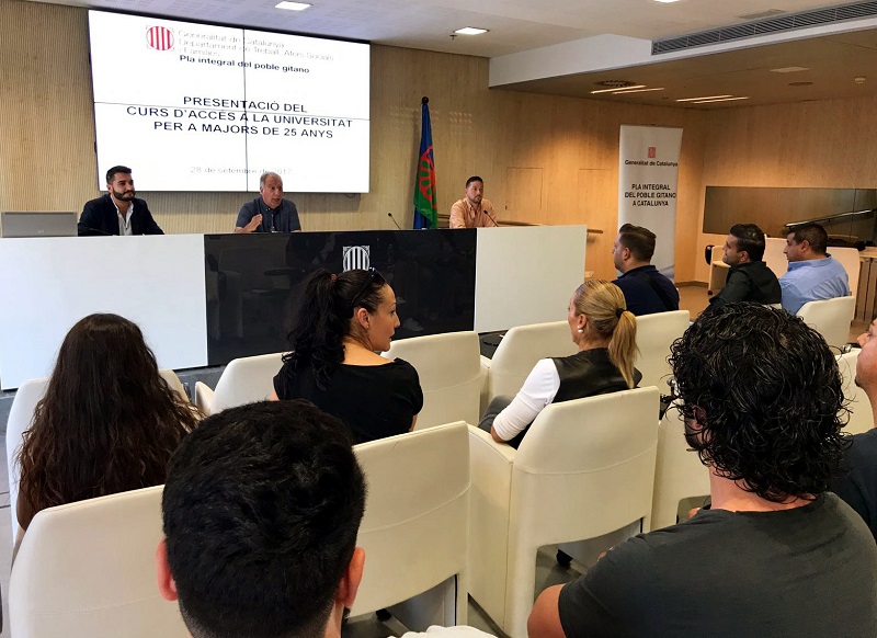 El Plan Integral del Pueblo Gitano pone en marcha un año más el Grupo de Acceso a la Universidad para personas gitanas mayores de 25 años
