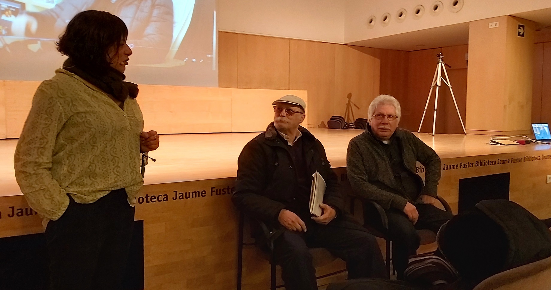 Estudiantes del barrio de Gracia construyen la memoria colectiva de la comunidad gitana del barrio