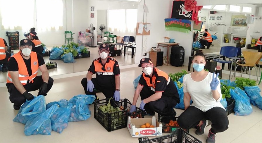 El moviment associatiu gitano coopera en la distribució d’aliments en diferents municipis catalans