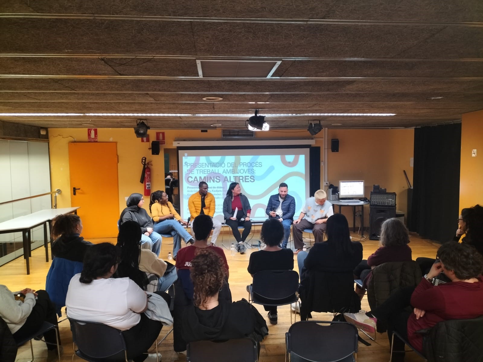 “Camins Altres”, una iniciativa para dar voz a personas racializadas