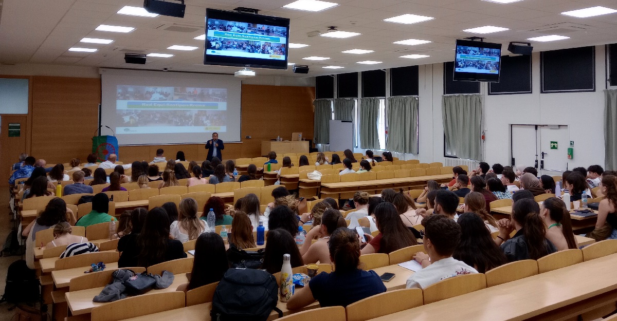 La Federación de Asociaciones Gitanas de Cataluña realiza una jornada formativa en la Universidad Autónoma de Barcelona para los estudiantes del Grado de Enfermería